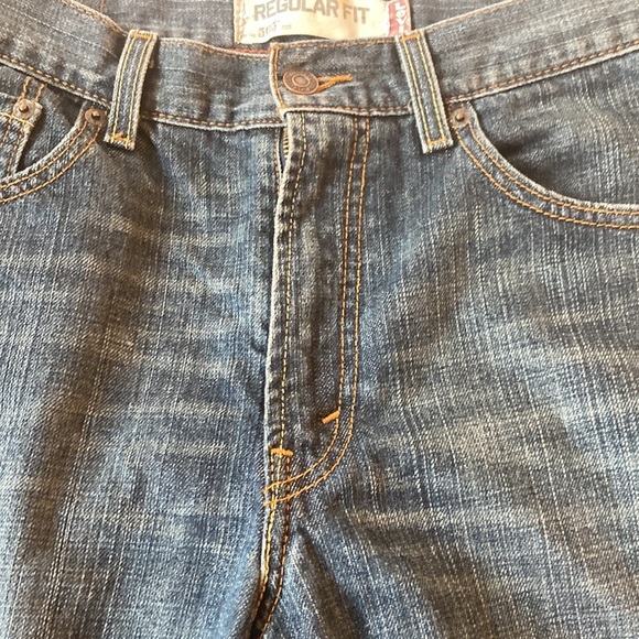 Levi size 32x30 regular fit denim jeans - Picture 5 of 7